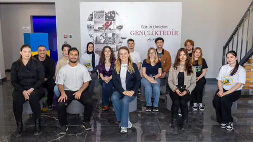 Başkan Mutlu Ferdi Zeyrek Gençlik Merkezi’nde gençlerle buluştu