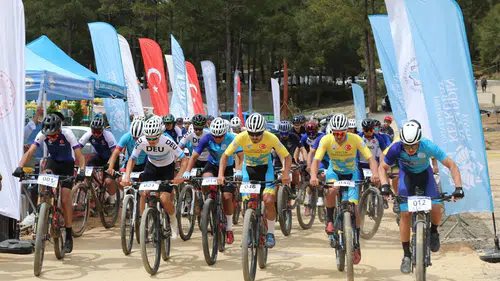 DEÜ’LÜ SPORCULARDAN BİSİKLETTE BÜYÜK BAŞARI