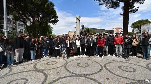 Üniversite öğrencilerine Bergama ve Ödemiş gezisi