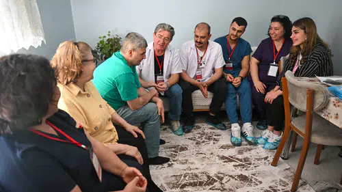 Bornova Belediyesi’nden özel bireye yürek ısıtan kutlama