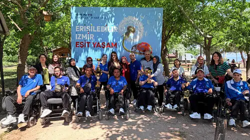 İzmir’de engeller dayanışma ve dostlukla aşıldı