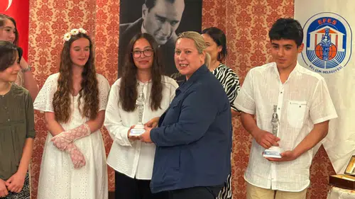 Efes Selçuklu Öğrenciler Mübadeleyi Müzik Ve Tiyatro İle Anlattı