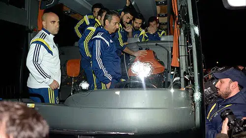 Yargıtay, Fenerbahçe takım otobüsüne saldırı davasında "usulden" bozma istedi