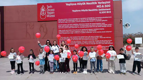Bornova’da Minikler Taş Devri’ne yolculuk yaptı