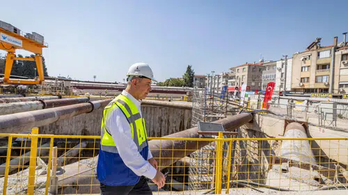 Başkan Tugay: 1 milyar doları bulan kredi 2 senedir imza bekliyor
