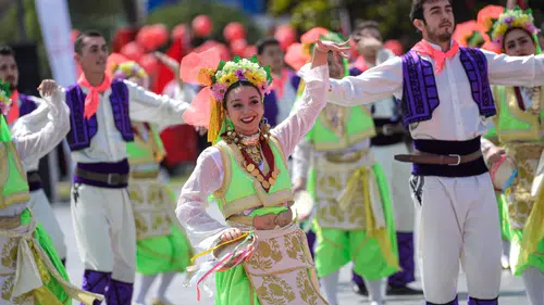 İzmir’de 19 Mayıs coşkusu tüm kenti sardı