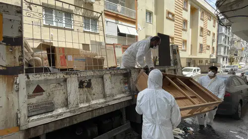 Konak’ta çöp eve geçit verilmedi: 10 ton atık çıkarıldı