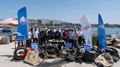 Araba lastiği, masa, sandalye de çıktı klozet kapağı da