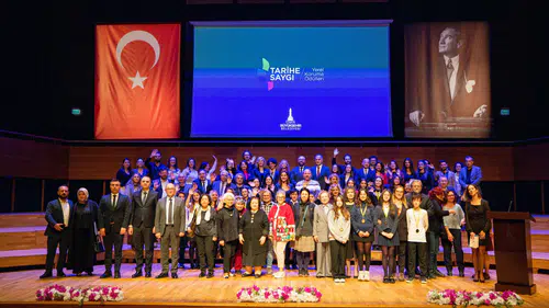 İzmir’de tarihi koruyanlar ödüllendirildi