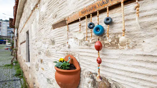 NARLIDERE, PEYZAJ ÇALIŞMALARIYLA GÜZELLEŞİYOR