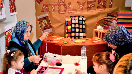Çocuk Oyun ve Aktivite Merkezlerinde dokuma atölyesi