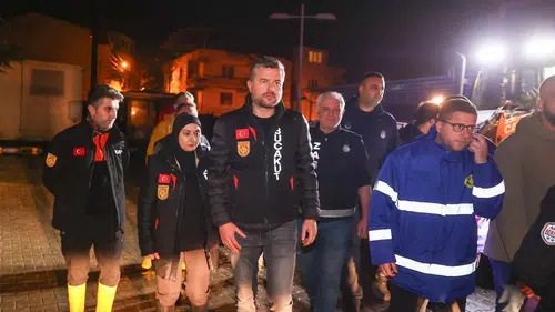 Başkan Görkem Duman gece boyunca sahadaydı