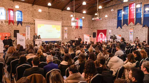 “İzmir Seninle” ile gençlere güçlü kariyer köprüsü