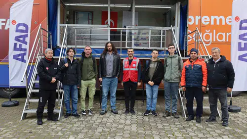 Ege Üniversitesinde “Deprem Simülasyon Tırı” ile öğrenciler depremi deneyimledi