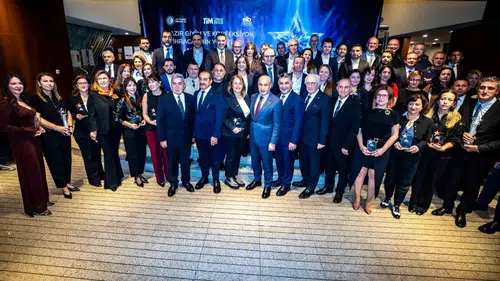 Hazır giyim sektörüne gözümüz gibi bakmalıyız