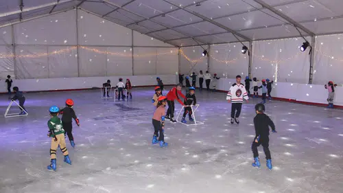 Öğrenciler buz pistinde buluştu