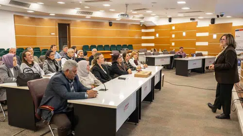 Bornova’da muhtarlar için Dijital Dönüşüm Eğitimi