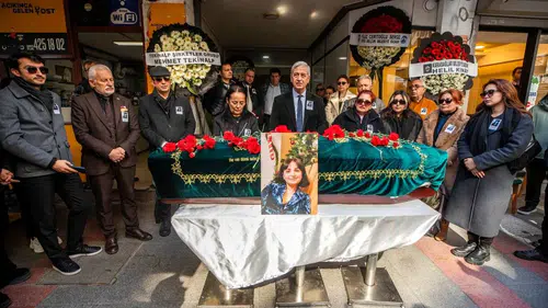 MESLEKTAŞIMIZ BURCU YANAR ALKIŞLARLA SON YOLCULUĞUNA UĞURLANDI