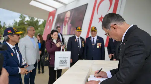 “Bu güzel adada ve bu güzel şehirde bulunmak bizler için büyük bir mutluluk”