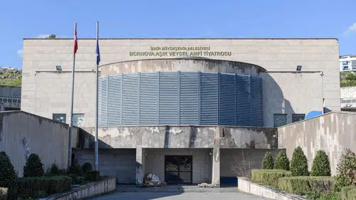 Aşık Veysel Amfi Tiyatro yeni sezona yenilenerek giriyor