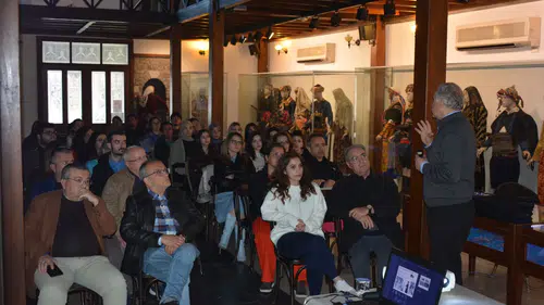 EÜ’de “Tarihin Akışını Değiştiren Mikroorganizmalar” söyleşisi düzenlendi