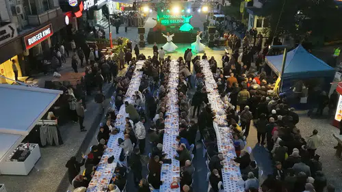 İzmir’in zirvesi Buca’daki iftar sofrasında buluştu