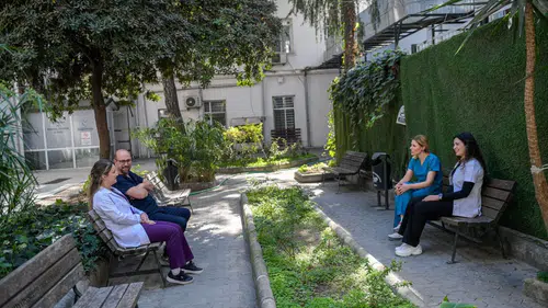 Doğdukları hastanede şifa dağıtıyorlar