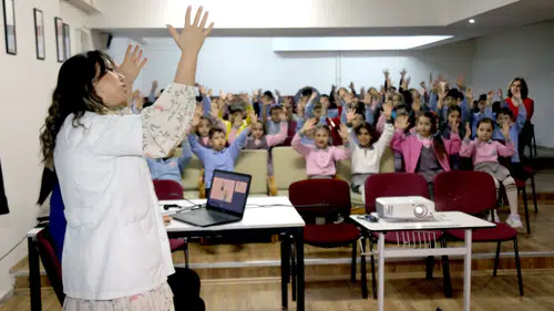 Bayraklı’da 14 Okulda 2 Bin 200 Öğrenciye Hijyen Eğitimi