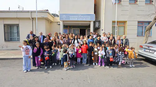 Başkan Kınay "Her Emeğiniz Karabağlar'a Değer Katıyor"