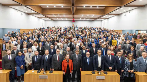 “İzmir’i birlikte büyüten büyük bir aileyiz”