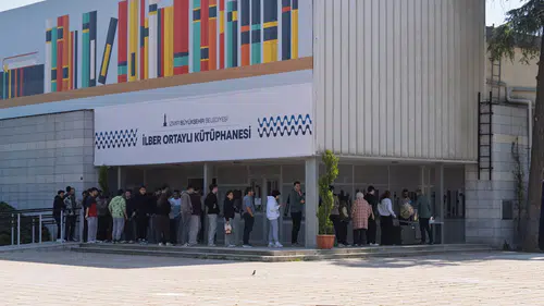 İzmir’in kütüphaneleri gençlere “iyi geldi”