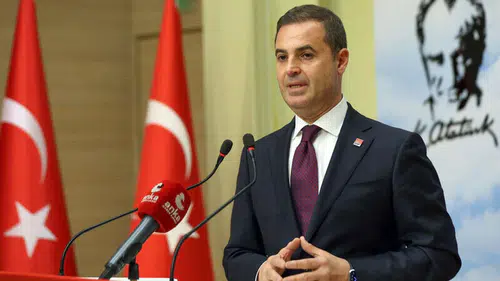 CHP'de kurultay çatlağı: Ahmet Akın imza atmadan masadan kalktı