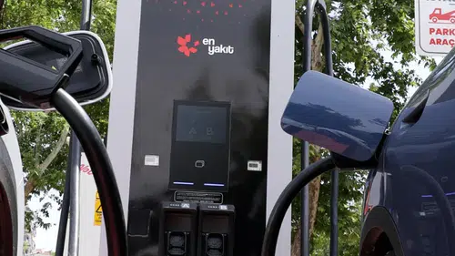 Bayraklı’da elektrikli araç devrimi: 10 noktada şarj dönemi başladı