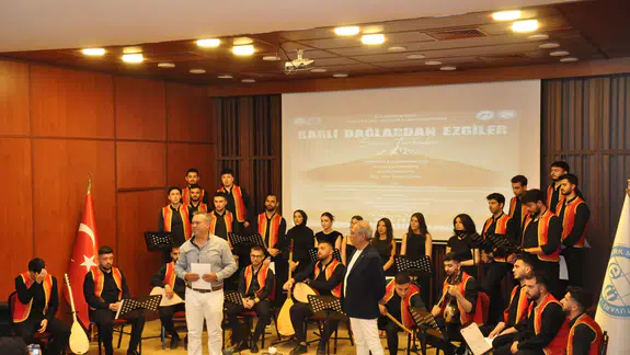 EÜ’de ‘ Karlı Dağlardan Ezgiler & Sivas Türküleri’ dinletisi kulakların pasını sildi