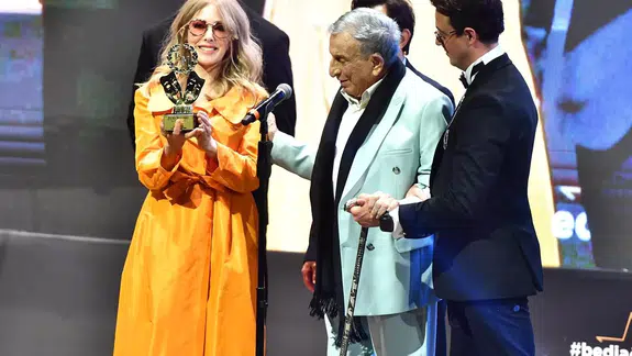 Büyükşehir’e iki tiyatro ödülü birden