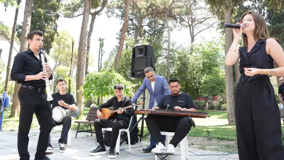 İzmir’de Küçük Eller Güçlü Kalemler” Kitap Fuarı Coşkuyla Açıldı