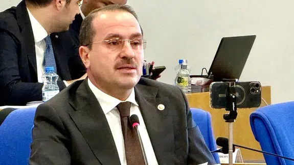 AK Partili Kırkpınar’dan Tugay’a Karşıyaka göndermesi