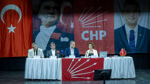 Romanların sesi Konak’tan yükseldi