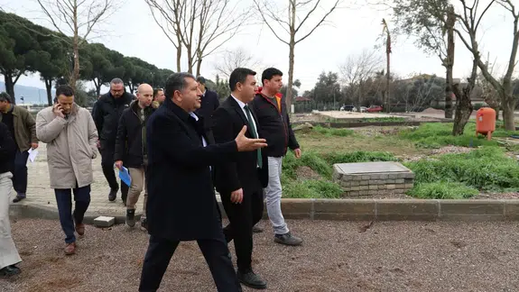 İzmir Büyükşehir ve Bayındır Bürokrasisi Sahada: Ortak Projeler Masaya Yatırıldı