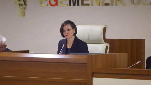 Başkan Kınay Karabağlar Meclisinde Konuştu: “Hak, Hukuk, ve Adalet Her Zaman Önceliğimiz”