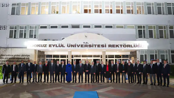 YÖK BAŞKANI EROL ÖZVAR, DEÜ EV SAHİPLİĞİNDE EGE BÖLGESİ REKTÖRLERİ İLE BULUŞTU