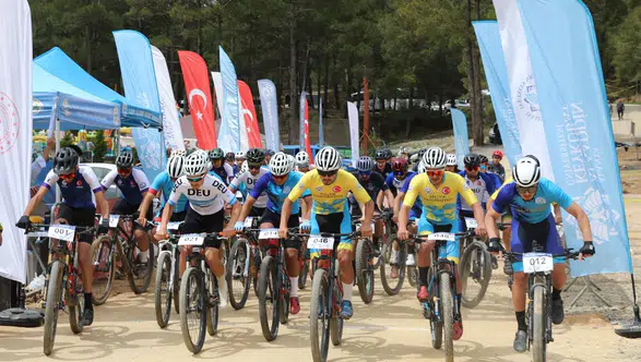 DEÜ’LÜ SPORCULARDAN BİSİKLETTE BÜYÜK BAŞARI