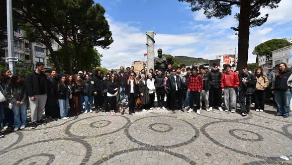 Üniversite öğrencilerine Bergama ve Ödemiş gezisi