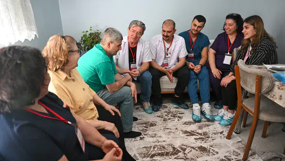 Bornova Belediyesi’nden özel bireye yürek ısıtan kutlama