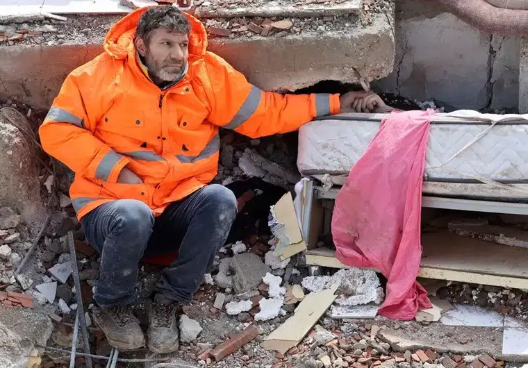 6 Şubat'ta Yıkılmıştık, Unutmayalım!