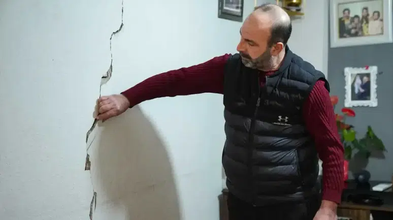 İzmir'de tünel inşaatı evleri yıkıyor, vatandaşlar yardım bekliyor