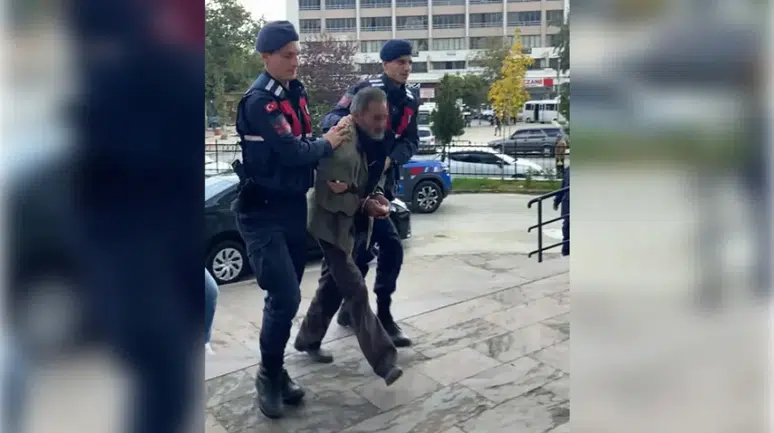 Eşini yaralayıp oğlunu öldüren şüpheli 21 gün sonra yakalandı, adliyeye sevk edildi