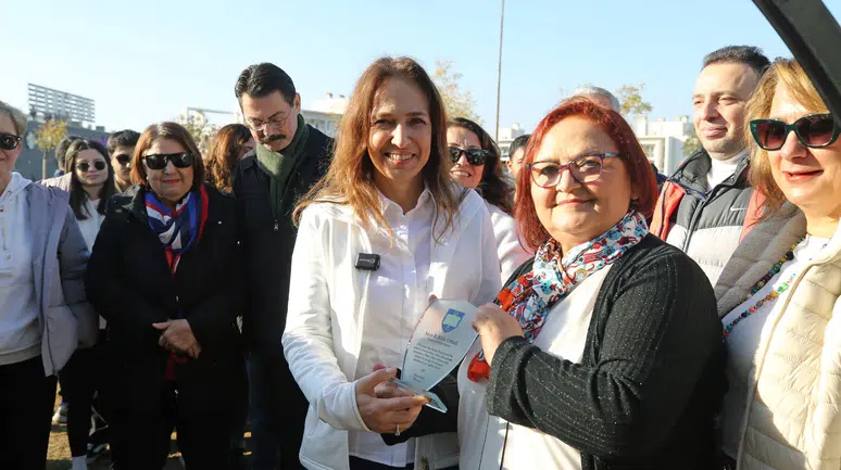 Karşıyaka’da zeytin fidanları toprakla buluştu