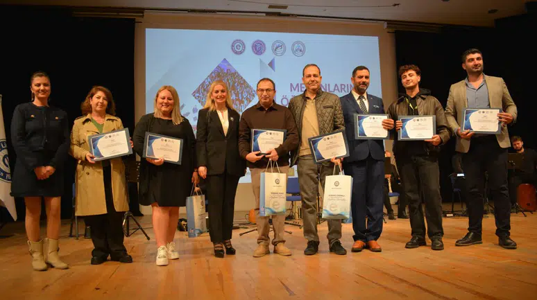 Ege Üniversitesi mezunları öğrencilerle buluştu
