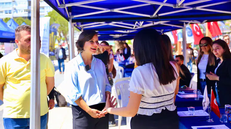 Karabağlar İstihdam Günleri yoğun ilgi gördü